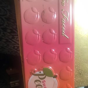 Too faced peach pallet